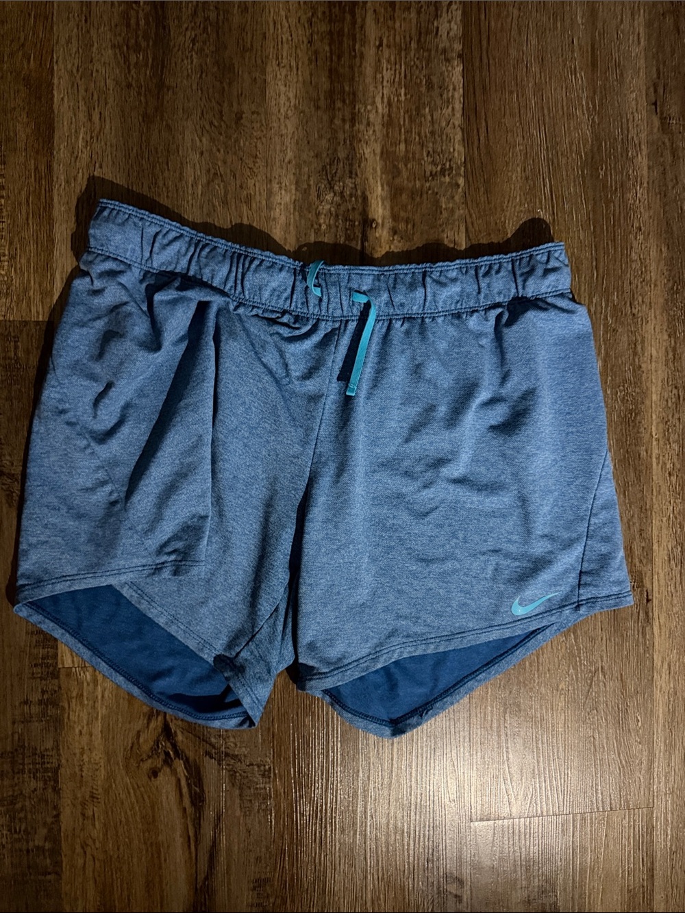 Nike Women's Heathered blue Athletic Shorts size large